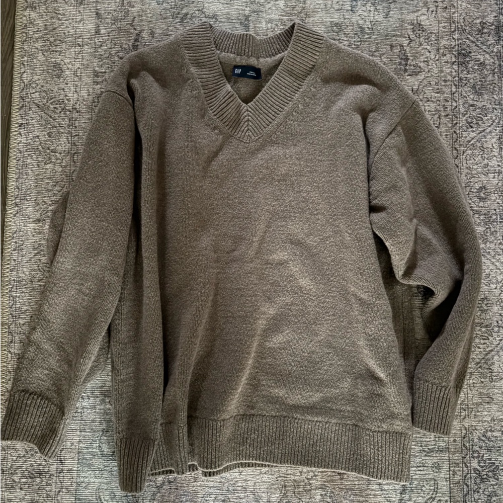 GAP Women's CashSoft Oversized V-Neck Sweater
